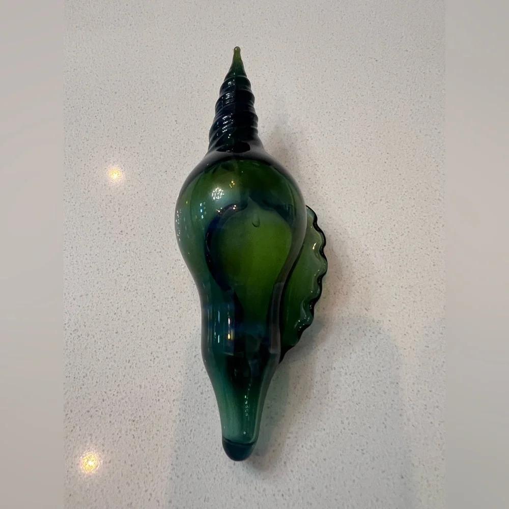 Hand Blown Art Glass Green Iridescent‎ Seashell Conch Sculpture 6.5”